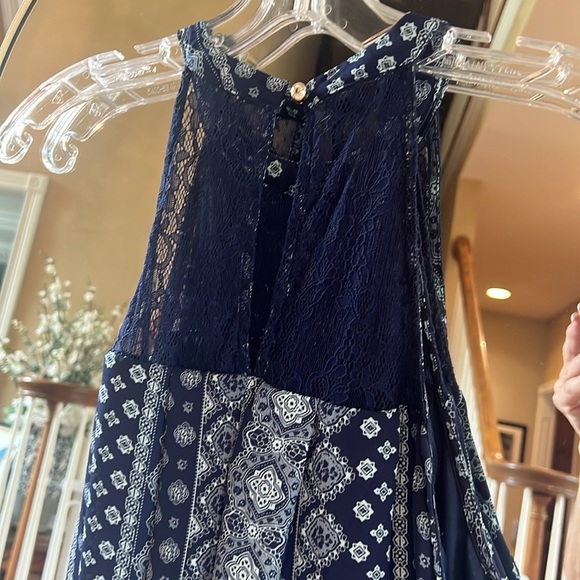 Elegant Blue Patterned Halter Dress - Picture 3 of 7